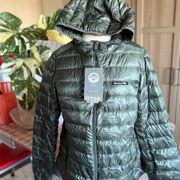 Roots Jackets & Blazers - Roots down packable Jacket new with tags